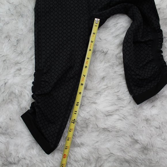 Lululemon In The Flow Crop Leggings in Black Grey - Picture 6 of 12